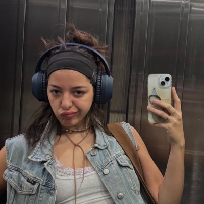 soy 1poco de todo actriz youtuber tiktoker y linda