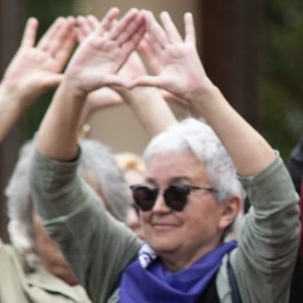 Deixar nenes i nens sense drets sexuals i reproductius i regular el lloguer d' úters formen part del mateix negoci transhumanista.
Abans Estacadebares.