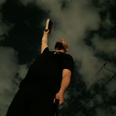 ajnotw's profile picture. I'm Aaron. Here to watch the end of the world. 🌎 🗺 🔥