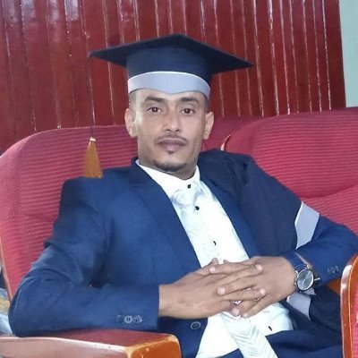 نعبث في أفكارنا ويعبثون في قدراتنا هم منا ونحنو منهم ولا يخلوا احد من العيوب