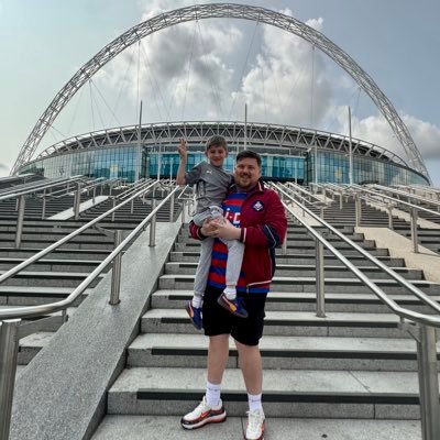 doug2612's profile picture. Only here for the #oafc