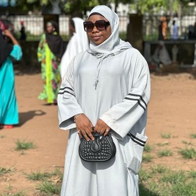 Dr_SOM1's profile picture. Muslimah 
Medical Doctor 💊 
Lover of Kdrama
Single Pringle 😴