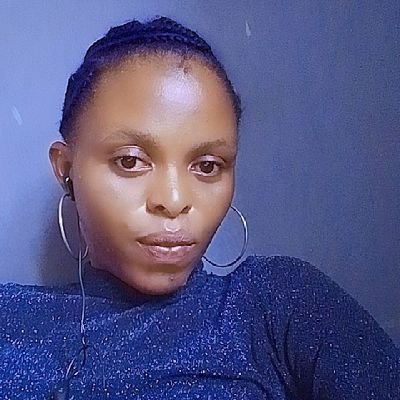 queent758305's profile picture. 