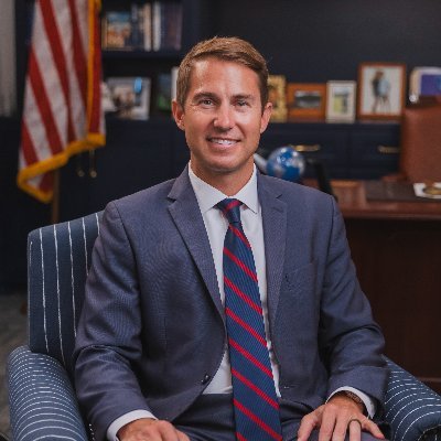 Head of School | President @lrcawarriors • @UniofOxford alum• @gordoncollege prof • #Harkness enthusiast • grill-master • @CLT_Exam • Colson Fellow•3w2