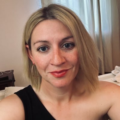 39, mum of 2, massive fan of ladies football, married ⚽️❤️