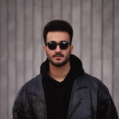 Alireza_arnik's profile picture. من فقط مسیح مجرم پشت بوسهٔ یهودام...