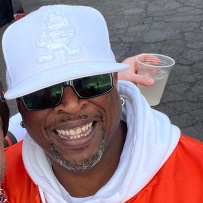 #JustAKidFromAkron. Cabin Crew 🛫 @HMMAwards winner with @BlockScholars. @SlimdogProd.
All CLE, Buckeyes, @Nuggets & @Rockies. selective cap collector.