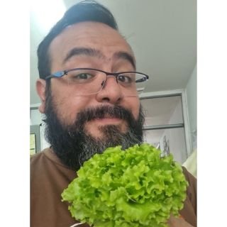 Somos lo que comemos y comer nos ha hecho lo que somos 🍲🍗🍝🍖
Cocinero, barista, barbón, petrolhead y tragón profesional.
En esta cuenta siempre es miércoles.