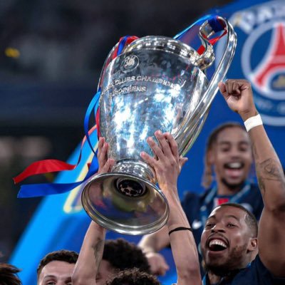 🇭🇹🇬🇫 Parisien for life ❤️💙 https://t.co/FAKE2Jsvfm