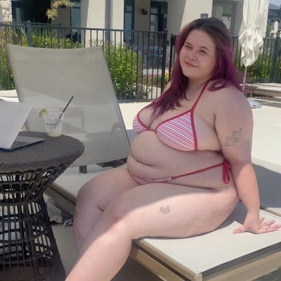 Danii // 25 // New Content Creator // Plus Size Queen // 🫶🏻💜 // Let’s Collab ☀️