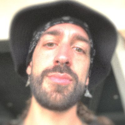Estoico por necesidad, argentino de corazón y meritócrata a la fuerza. Acá no se regala nada, solo el esfuerzo. Intento hacer las cosas bien...