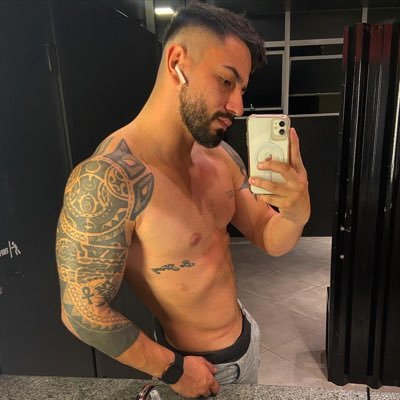 Modelo | Lifestyle | Gogoboy | Barman | Def. pessoal Tiktok 68k+ | Facebook 37k+ | X 5k+ Fui Mister Brasil e Rio Grande do Sul 🏆 Você encontra aqui 👇🏻