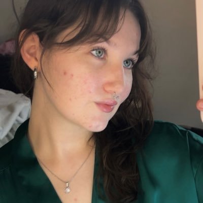 estilyss's profile picture. 22 .·:*¨༺ libra ༻¨*:·. 222