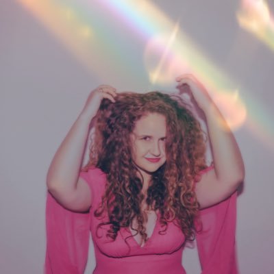 Australia’s pop girlie ⭐️🩷 “drive away” out now