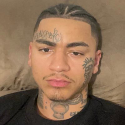 Content Creator C.E.O of Swift Entertainment (Dm for business inquiries) 1️⃣8️⃣+ IG:simmers407