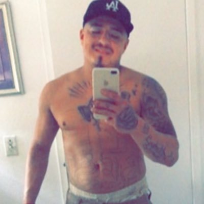 yayasanti444's profile picture. 