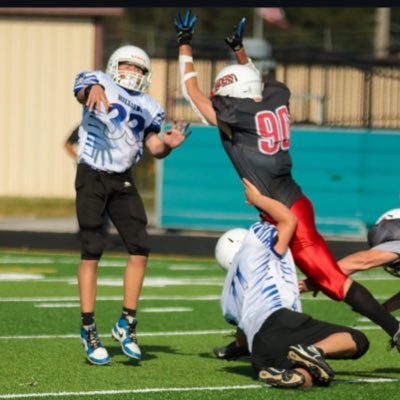 ChrisGuzma72043's profile picture. Class:2030 SMS Sports:🏈⚾️🏃‍♂️🏀 IG: chris_.53