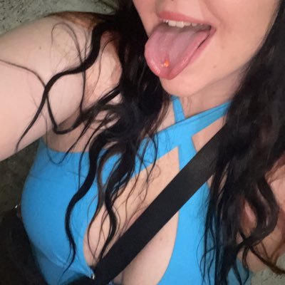 MummaThick's profile picture. Thick 22 year old tattooed MILF - Ready for some fun 😉 - join me on my sites 😘