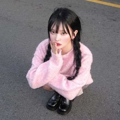 charmwoven's profile picture. ㅤhoneydrop heart with a cloud—kissed smile  ..✿