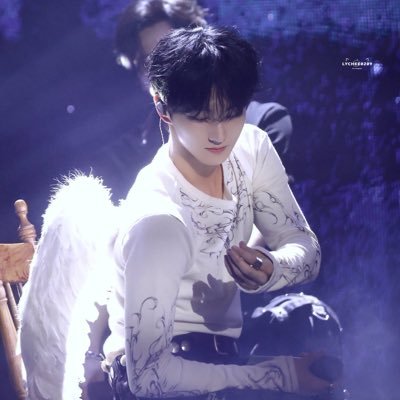 🦋Genderfluid and bisexual 🖤SNC Fan (or anything of the paranormal) 🌙MINOR! (15) 🕊DID SYSTEM! 💝ALL PRONOUNS