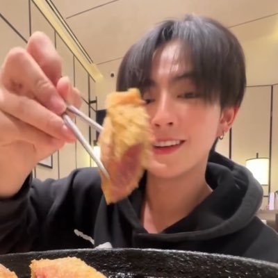 cutieheartchuuu's profile picture. ⊹.˚@khunppol🐈‍⬛ഒ @heartchuthiwat 🐷𐙚