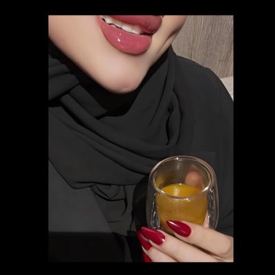 لاتعطي مشاعرك احد لاتندفع بمشاعرك لاحد لاتثق باحد لا تتعلق باحد لاتحب احد لاتواسي احد وفيك الي مكفيك لاتجامل احد لاتسمع لاحد عيش لنفسك