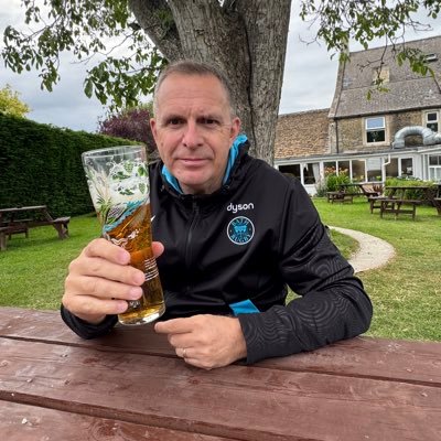 Jinxysmith's profile picture. Sport mad, long suffering Gillingham and Bath rugby fan.