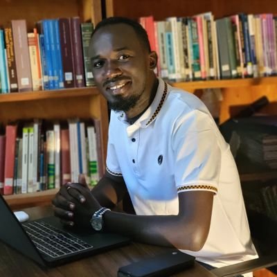 President of an unknown Republic.

Pan-African. 

Follow and Retweets ≠ Andorsement.