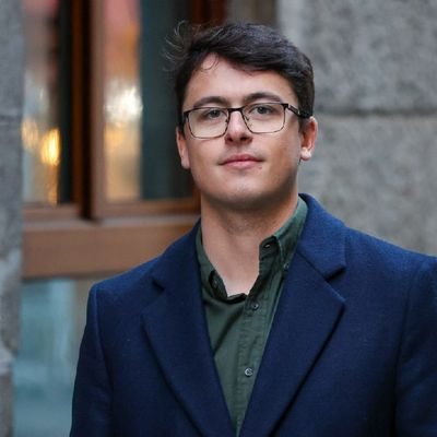 Militante comunista, y ahora, Secretario General de @elpcm.