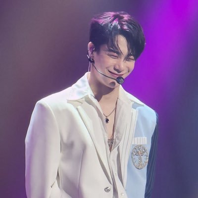 _aroha_me's profile picture. we are going in circles