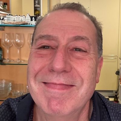 Geek Dad, Lover of technology, Music, Radio Presenter on https://t.co/EbERtv8Wuf Reviewer of Gadgets and analysis of Tech Trends on https://t.co/o4xvdMKptI