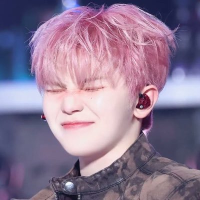 sveeetee's profile picture. 