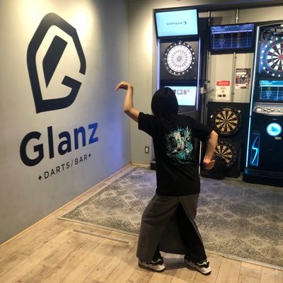 津村プロがオーナーを務めるDarts Bar Glanz(@Glanz_darts)で6月から働かせていただいております🙇♀️主に週末います🍳(たまに平日もいるかも)よろしくお願いします🎀✨