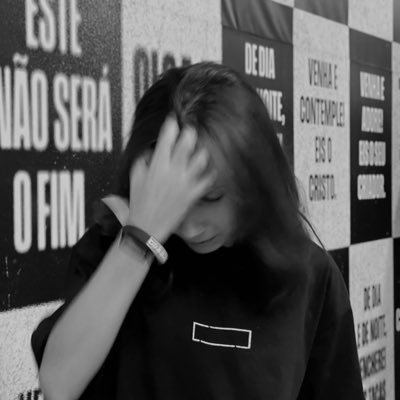 carolcxrdsx's profile picture. cristo vive.