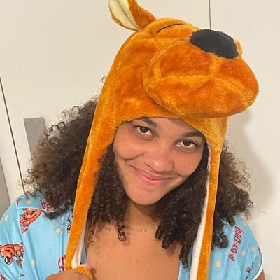uma desorientada que queria ser fria e calculista mas é uma boiola e trouxa acompanhada com surtos