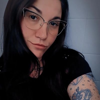 xmarianelaaax's profile picture. Al amigo, todo. Al enemigo, ni justicia. Porque en esto, no podemos tener dualidades.
I'm just a girl ✨💅