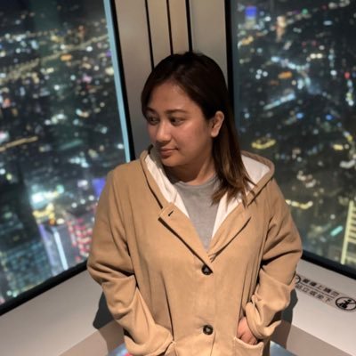 essenchelles's profile picture. No One | 📸 @chelacesale 👱🏼‍♀️📖 Rachel Sale 🐦 @chelacesale