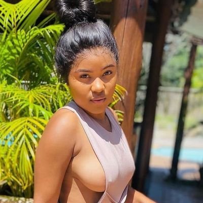 FamousWorld666's profile picture. 