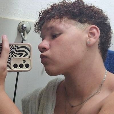 branco, pobre, gay, tem ansiedade, carente, nerd e gordinho