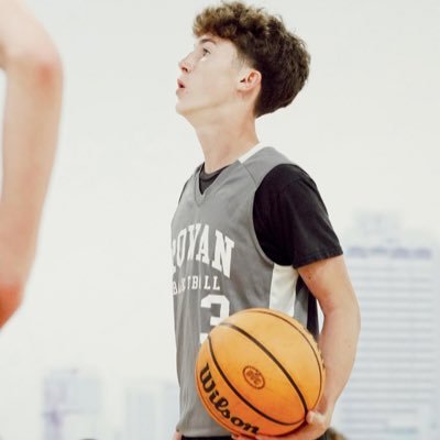 5’9 135 | Fleming County Highschool ‘28 | 4.0 GPA | PG,SG | WR, RB, DB | | 100, 200, 400M | 4.8 40 | 606-462-4641