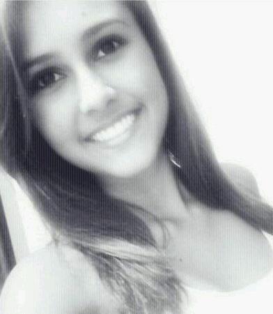 Geminiana, solteira, 17 anos, TRICOLOR FANATICA, futura fisioterapeuta, ciumenta, carinhosa e feliz. (: