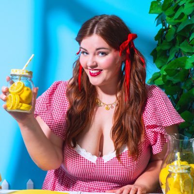 vokalized's profile picture. corn fed Nebraskan comedian love, laugh, living in LA