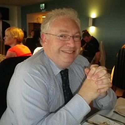 Gweinidog, Bardd ac awdur. Darlledwr a chyn-athro a thiwtor. Minister, Poet and author. Broadcaster and former teacher and tutor.
