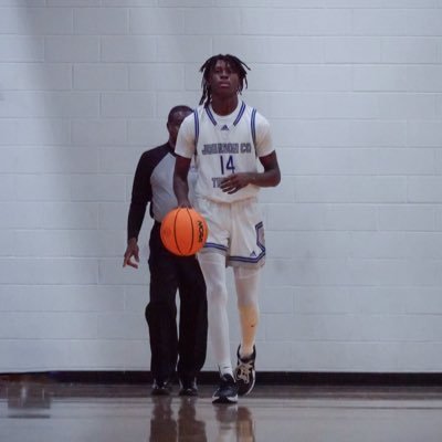 Class of 2028 Johnson County Highschool School Ga 155lbs 6’2⭐️⭐️ Point Gaurd/ Shooting Gaurd Wide Receiver 3.1 GPA