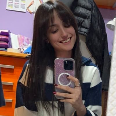 EstelaLP3's profile picture. 🇪🇸 28. Se con absoluta certeza que siempre y cuando vaya dando pasos hacia adelante, me topare con algo parecido a la felicidad.