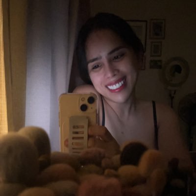 Filipina ,loves to explore new things
A traveller and passionate
Animal lover
+639610911892