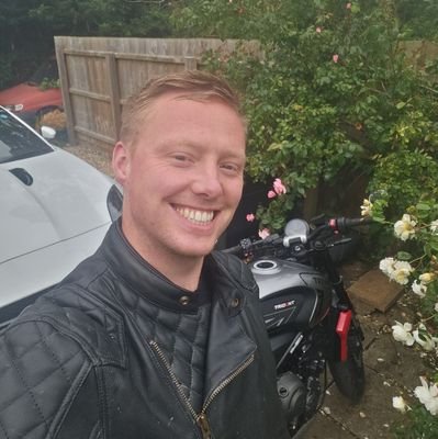 Roman, British Empire and WW2 history geek. Doesn't spend enough time at castles.