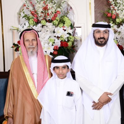 ليسانس حقوق ،جامعة الكويت - عضو جمعية المحامين الكويتية - اللهم استعملنا ولا تستبدلنا - الخط المستقيم أقصر مسافة بين نقطتين .