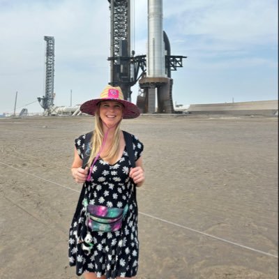 spacexlorena_1X's profile picture. Guiding @ElonMusk's vision for a better future through Spacex, Tesla, Neuralink, and more. & I Tech enthusiast, dream chaser, and innovation