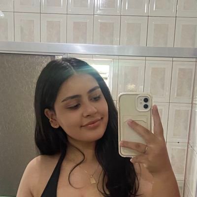 wavsjulia's profile picture. vivendo e decepcionando